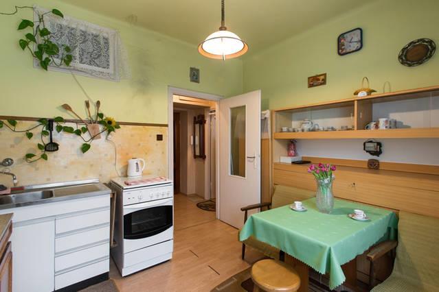Feel The Old Socialist Style Apartment Cracovia Esterno foto