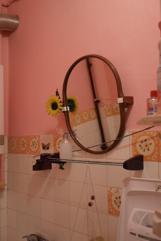 Feel The Old Socialist Style Apartment Cracovia Esterno foto